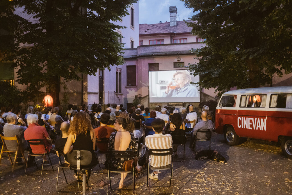 Cine-Cotica, una rassegna di cinema con venature sitcom